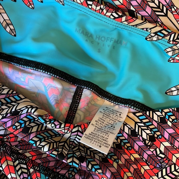 MH Active Leggings, Feathers Coral, Small - Picture 2 of 2